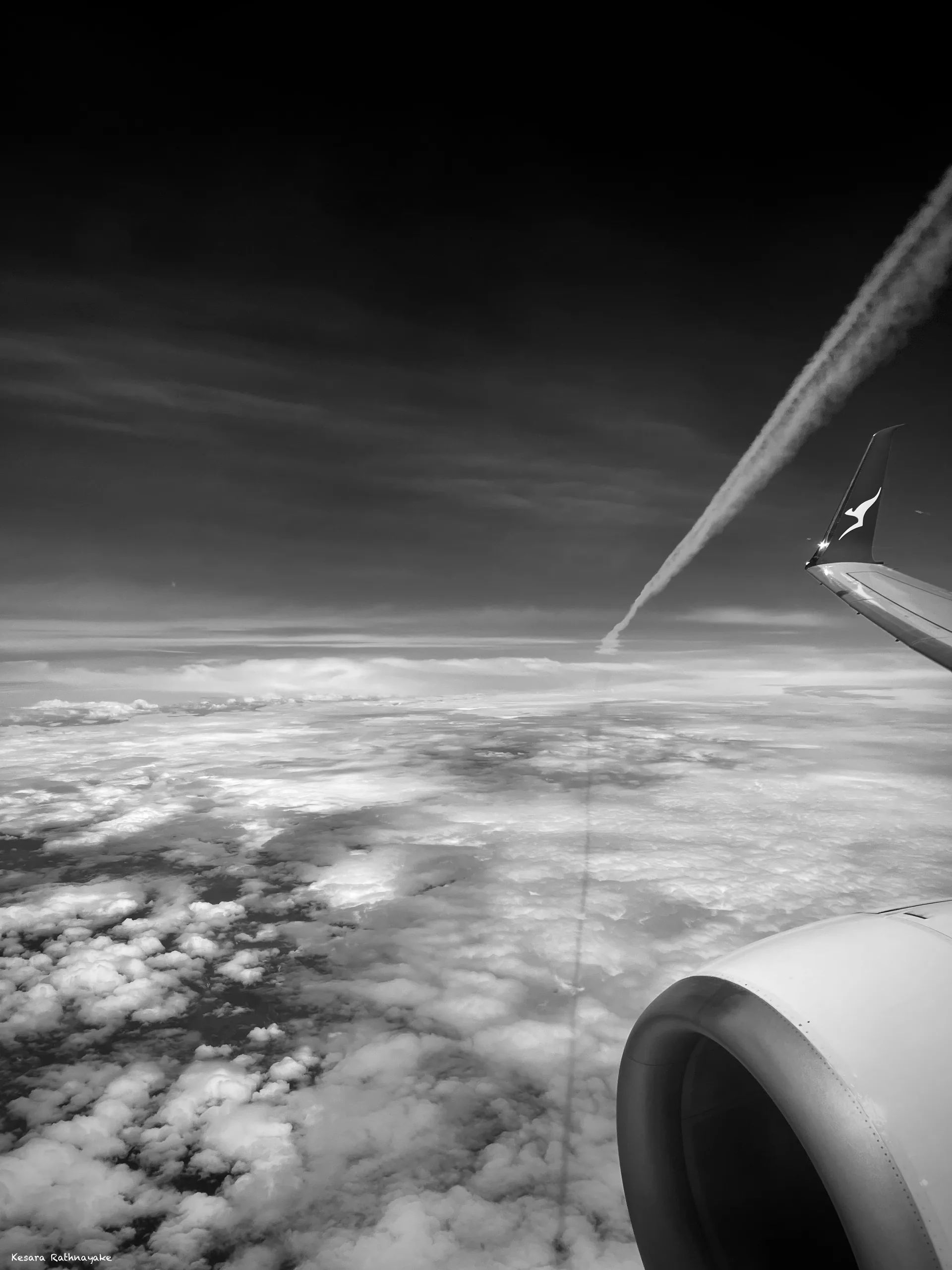 Vista desde la ventanilla de un avión en vuelo