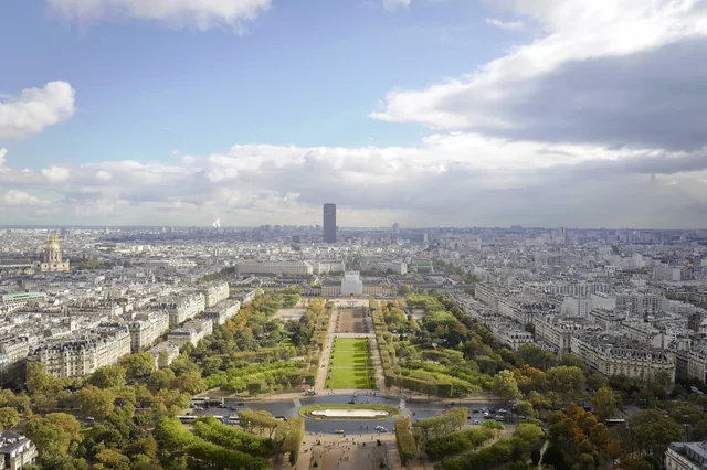 La Torre Eiffel y el horizonte de París, incluida en el tour Europa Clásica