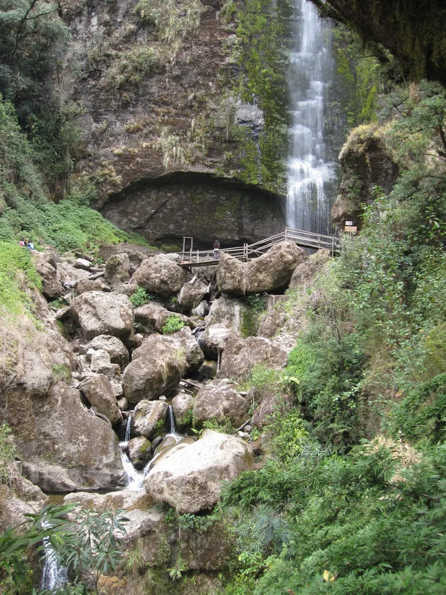Paisaje de Girón y El Chorro en Azuay, destino de viaje con Top Travel